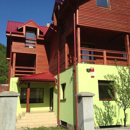 Dorf Haus Valiug Hotel Екстериор снимка