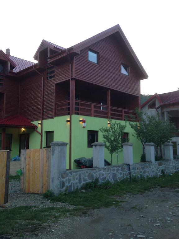 Dorf Haus Valiug Hotel Екстериор снимка