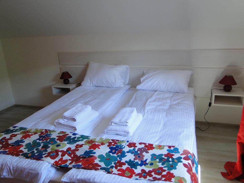Dorf Haus Valiug Hotel Екстериор снимка