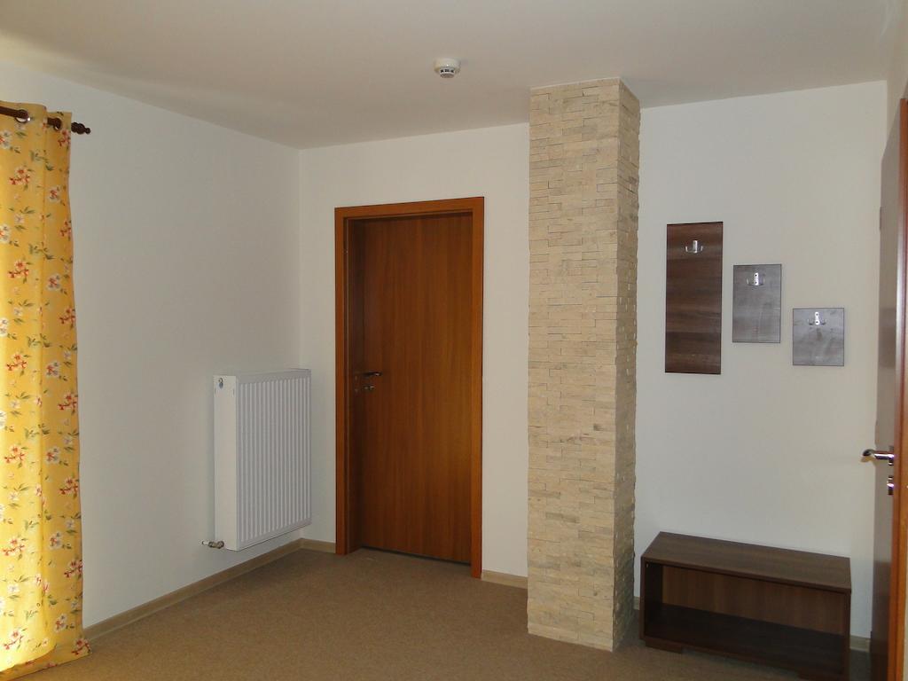 Dorf Haus Valiug Hotel Стая снимка