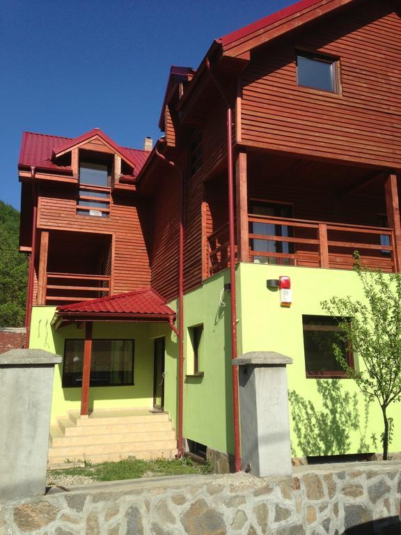 Dorf Haus Valiug Hotel Екстериор снимка